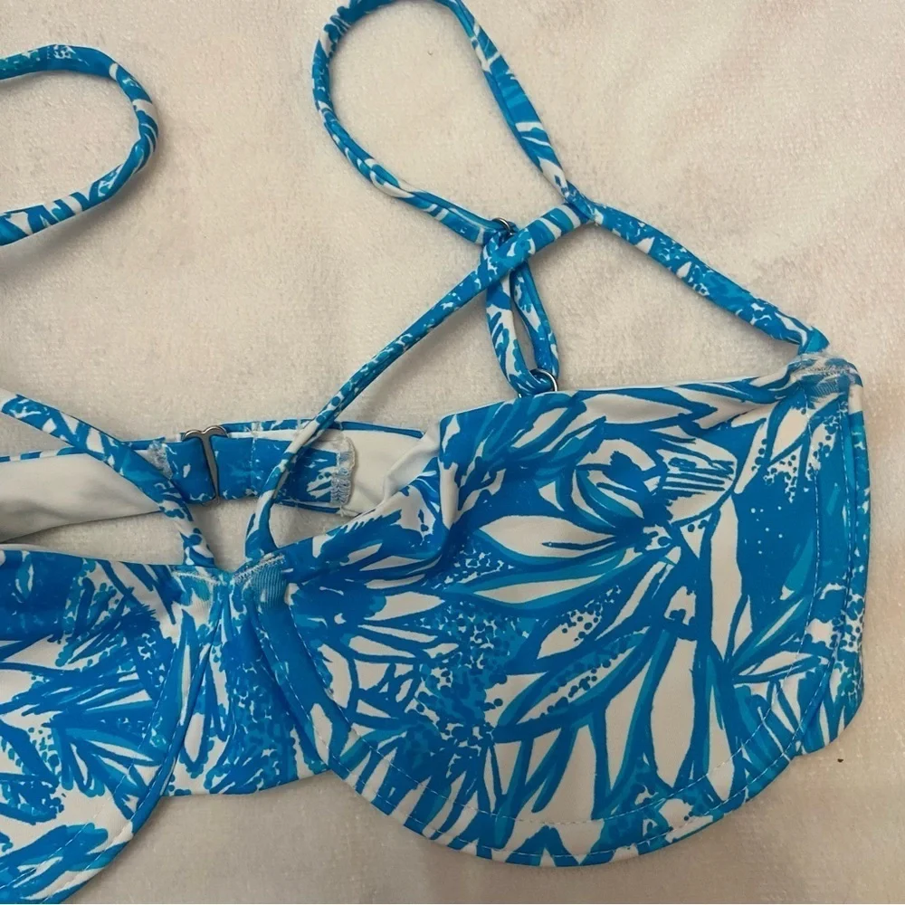 New! Frankie’s Bikinis Hazel Underwire Top in Iris Floral Blue 1059